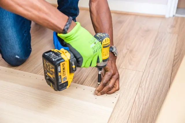 5 Techniques d'Assemblage Rapides pour Menuisiers Efficaces