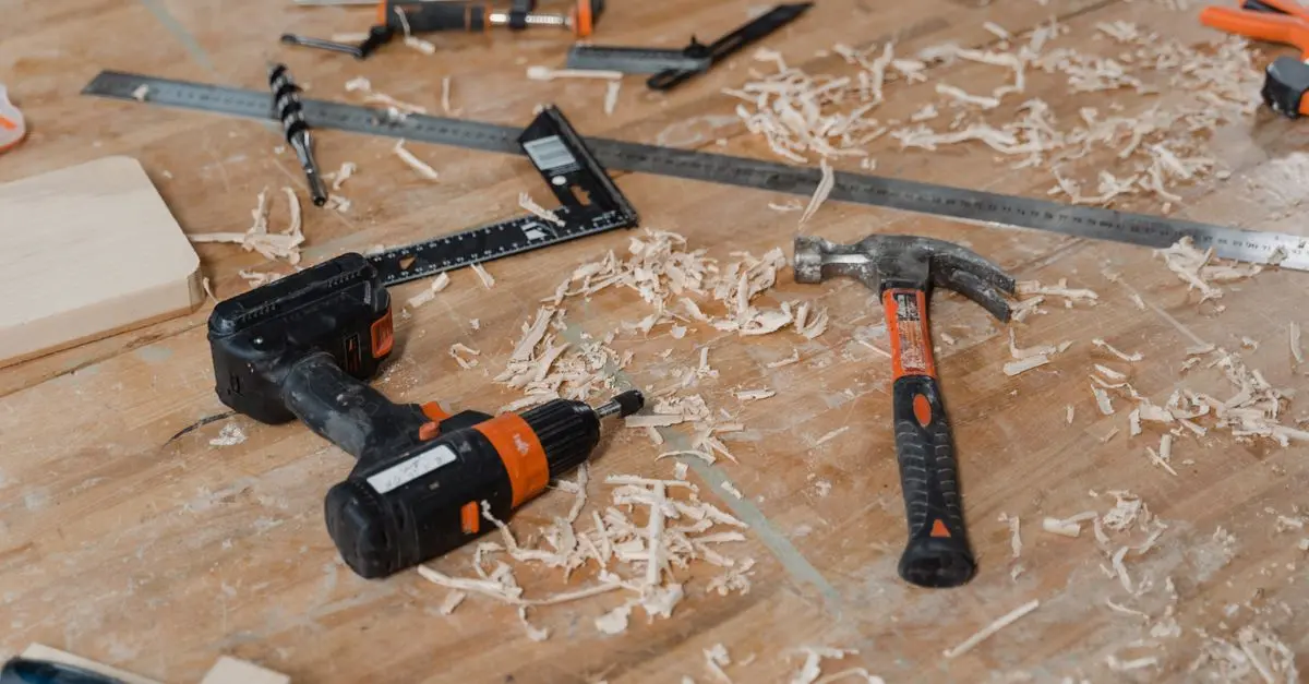 Comment Choisir les Meilleurs Outils pour un Menuisier Rapide