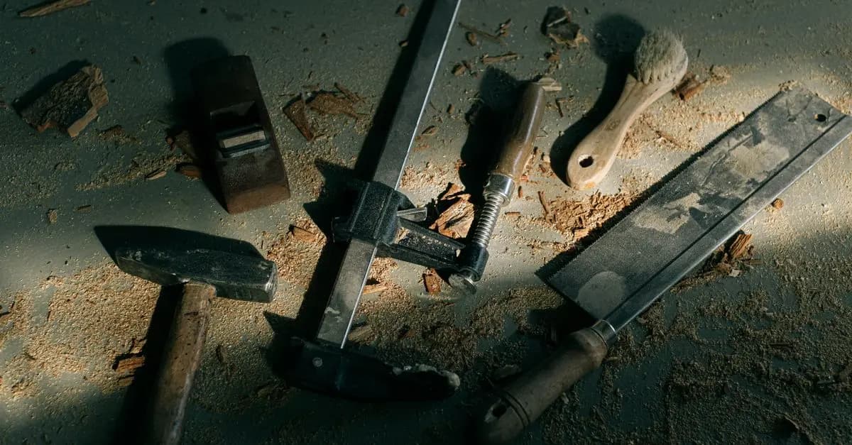 Comment Choisir les Meilleurs Outils pour un Menuisier Rapide