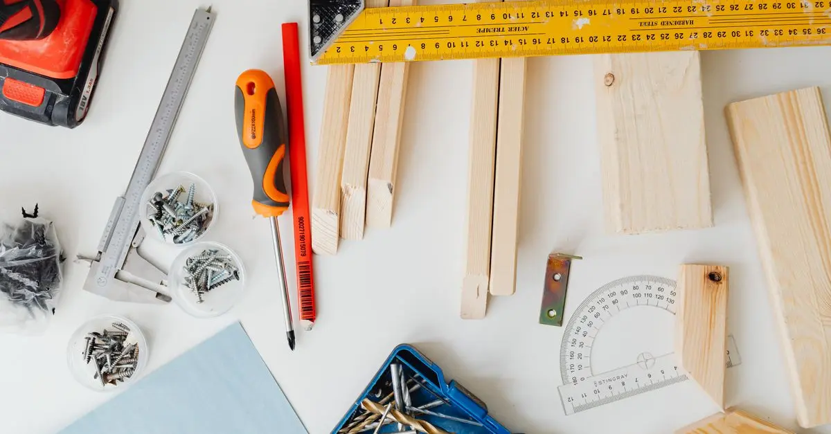 Comment Choisir des Outils pour un Menuisier Rapide