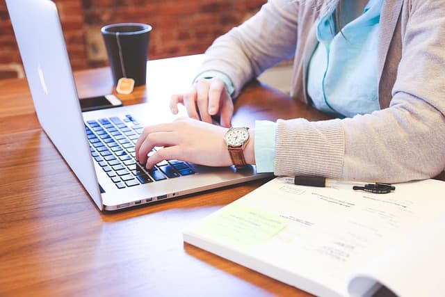 5 Astuces Pratiques pour Améliorer Votre Vitesse en Menuiserie