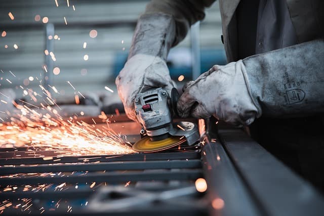 Comment Maximiser la Productivité grâce aux Équipements de Menuiserie