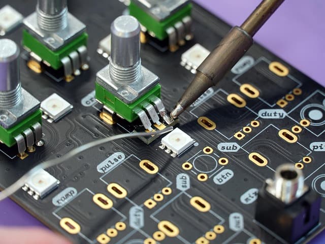 Les 5 Meilleurs Outils pour Menuisier Rapide